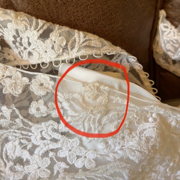 Wedding dress - Picture 5 of 6